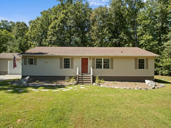 320 Grand Villa Dr, Weems, VA 22576