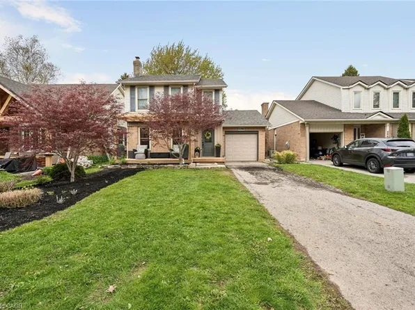 490 Knightsbridge Cres, Hamilton, ON L9G 3S5