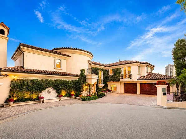 1260 St Ives Pl, Los Angeles, CA 90069
