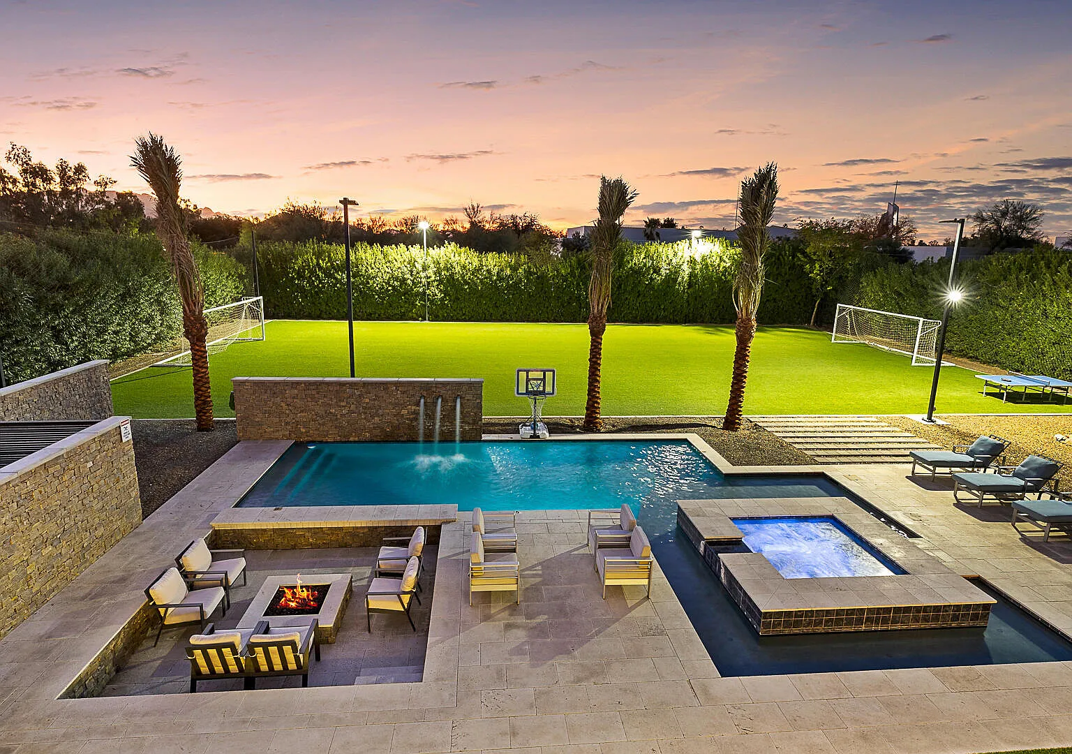 7 bed, 5.5 bath, 5196 sqft, $21,000 — Photo 2