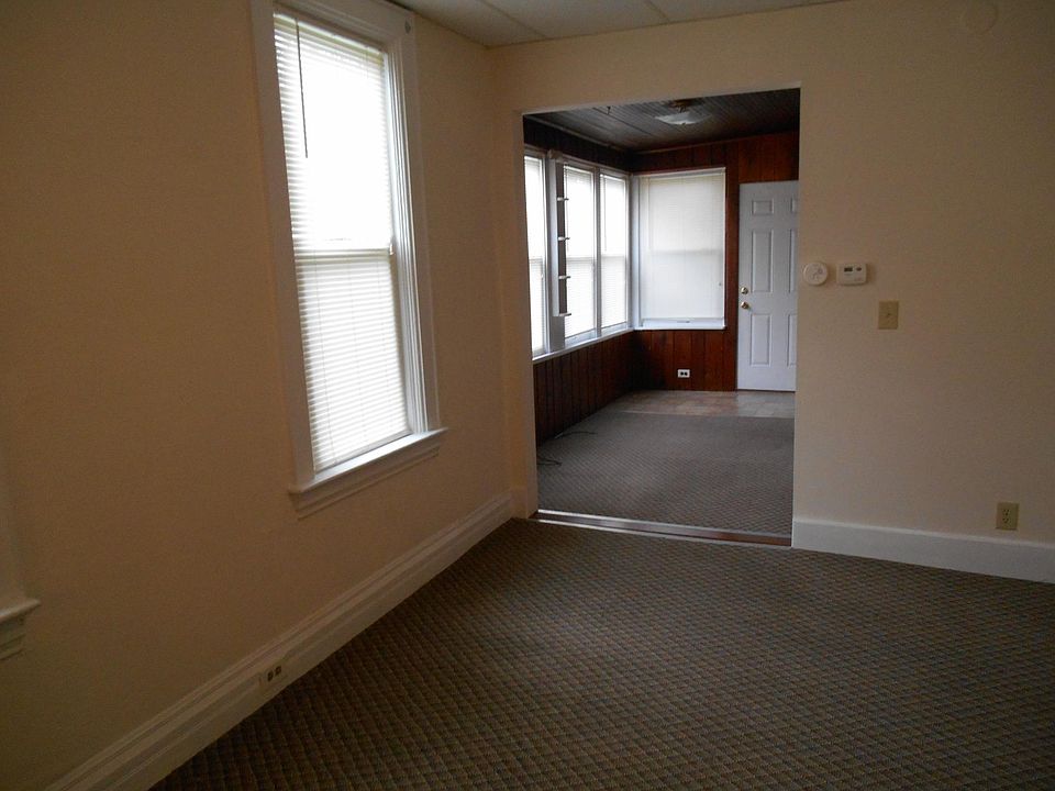 1st image of 202 Plum St APT 1