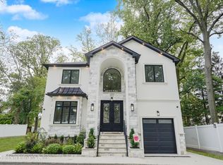 108 Giffords Ln, Staten Island, NY 10308