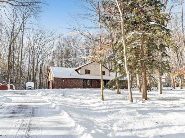 3398 Wilderness Trl, Suamico, WI 54313