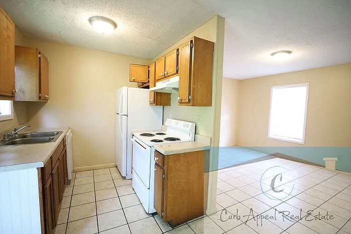113 N Rogers St #3 — Photo 7