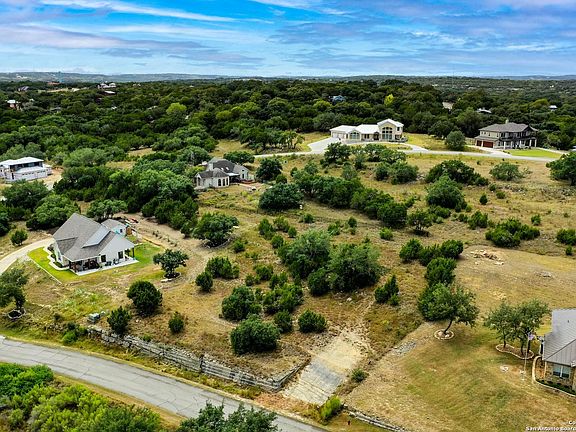 5th image of 383 Oak Shores Dr