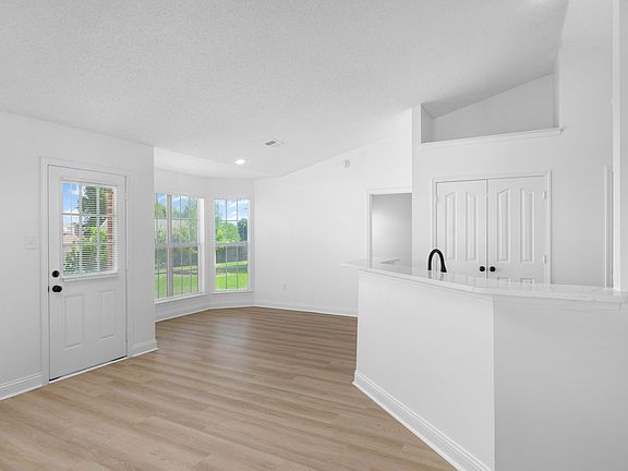 5th image of 750 Sweetwater Dr #3