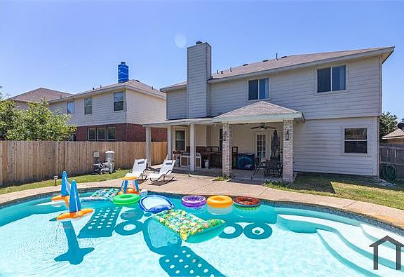 2nd image of 4916 Summer Oaks Ln