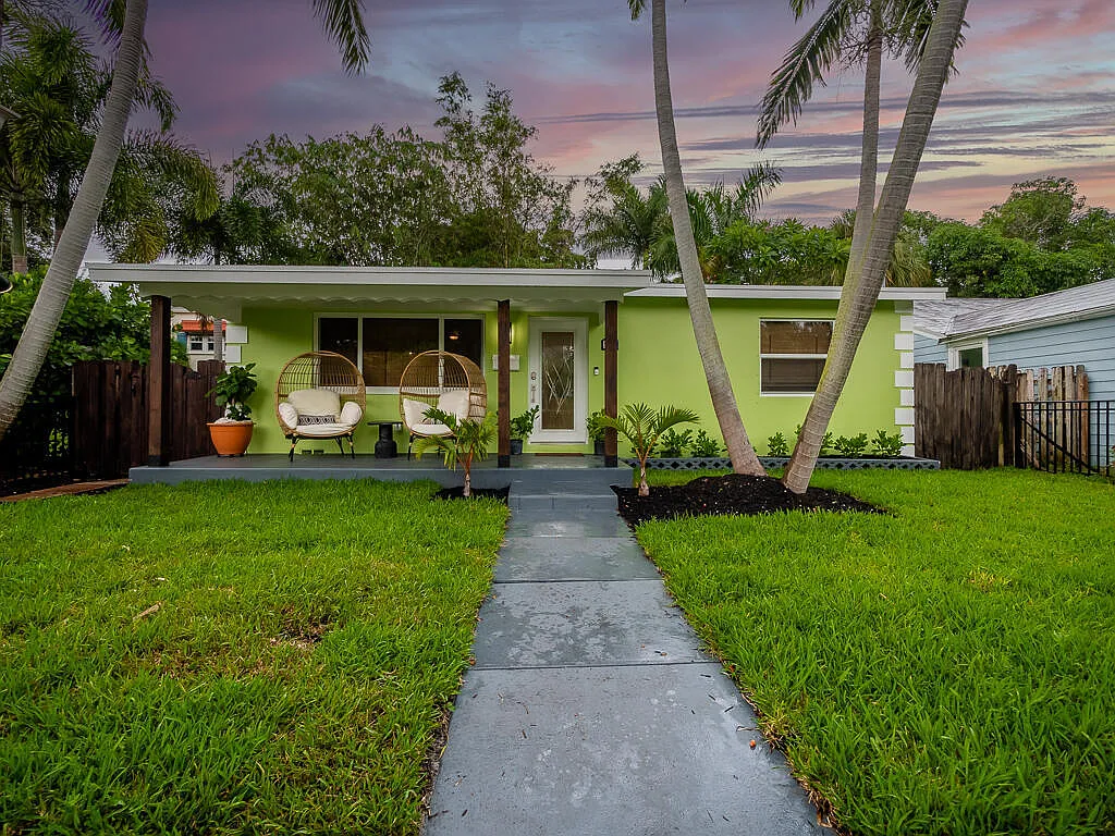 2 bed, 1.0 bath, 1008 sqft, $3,200 — Photo 3