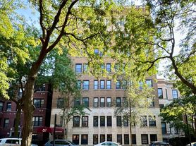 817 W Lakeside Pl
