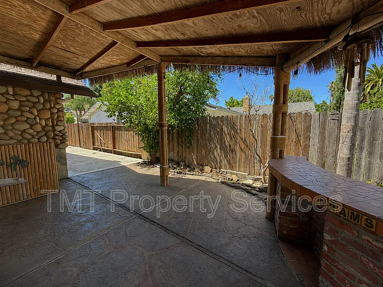 930 Graywood Cir — Photo 37