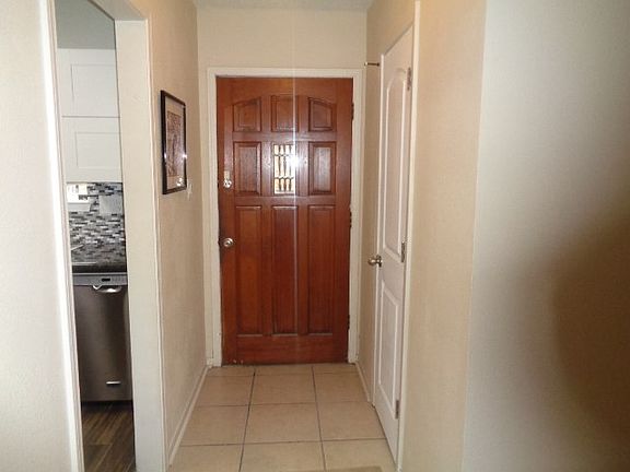 5th image of 431 Fairway Dr