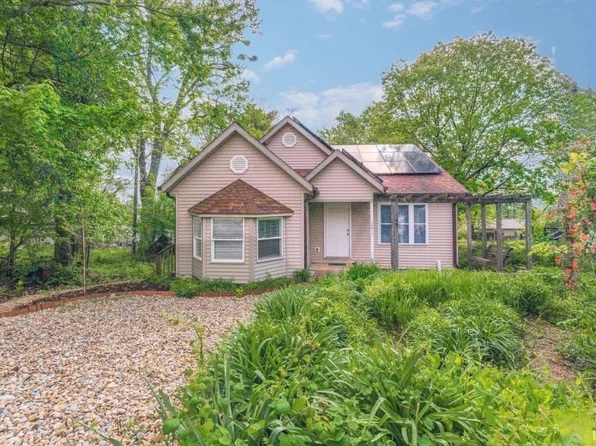 2411 S Milton Dr, Bloomington, IN 47403