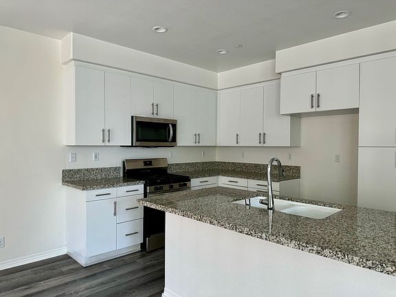 2nd image of 642 S District Way