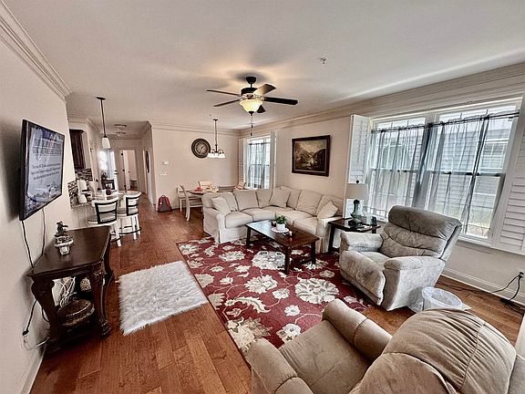 4th image of 305 Shelby Lawson Dr. #101