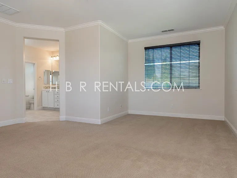 237 E Legacy Dr — Photo 25
