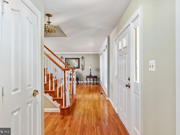 5th image of 4467 Lynn Forest Dr