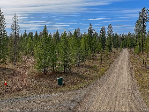 3rd image of 901 W Ponderosa Meadows Ln