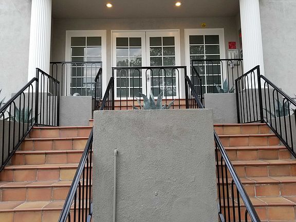 2nd image of 5457 White Oak Ave #309