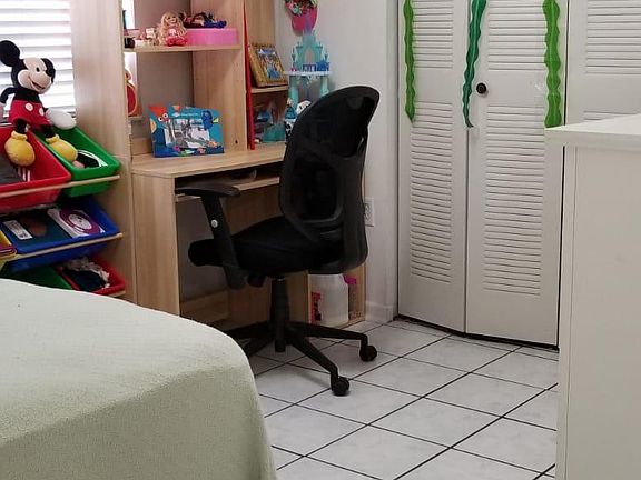 2nd bedroom