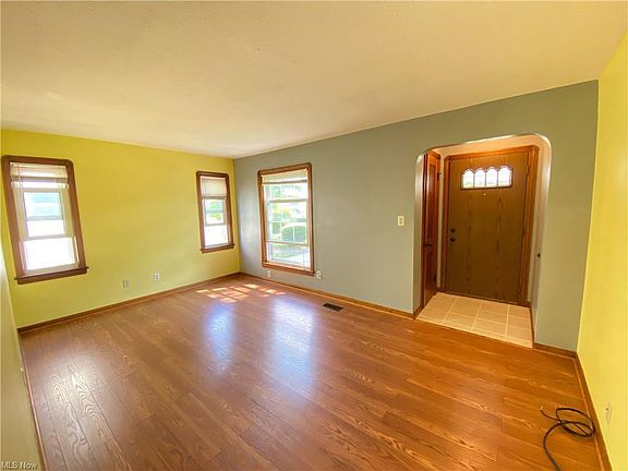 4th image of 8030 Bremen Ave