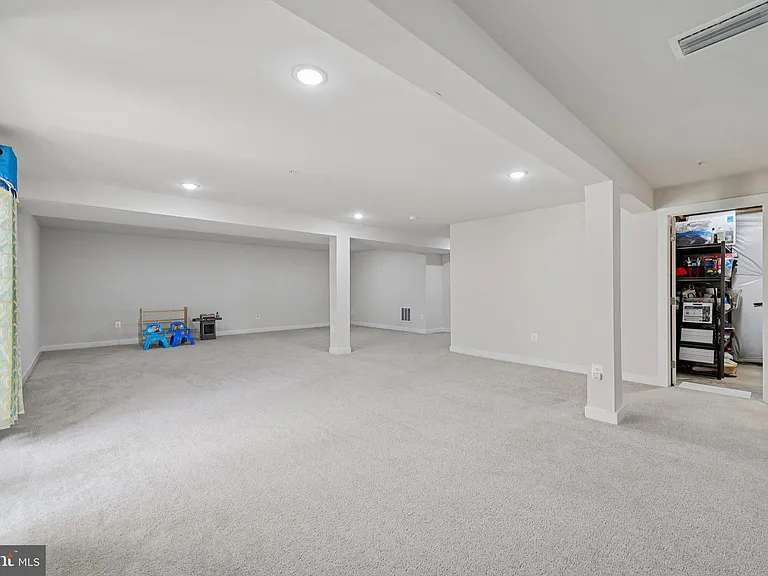 5830 Barts Way — Photo 37
