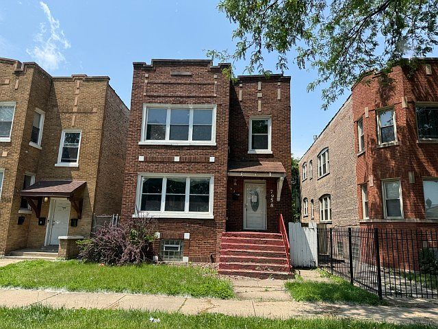 2nd image of 7958 S Kingston Ave