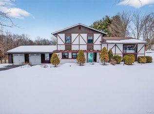 100 Watch Hill Dr, Fishkill, NY 12524