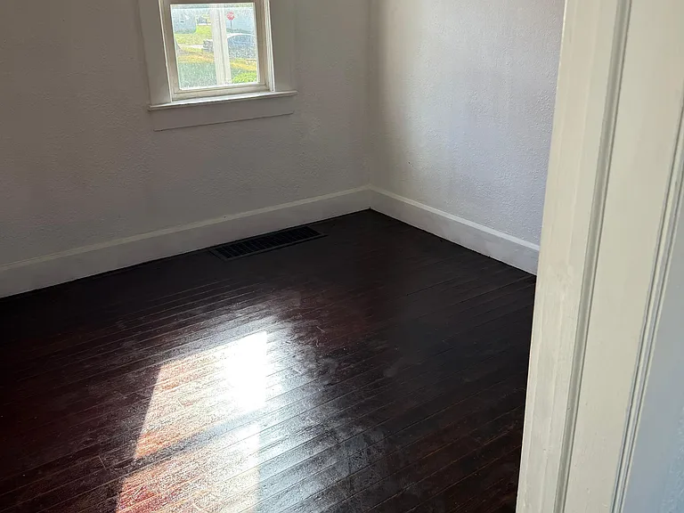822 N Turner St — Photo 22