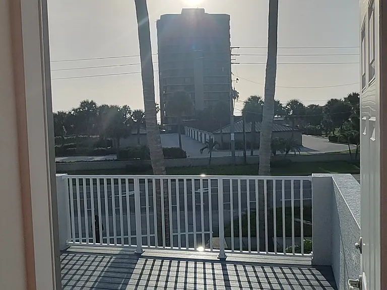 991 Waters Edge Dr — Photo 31