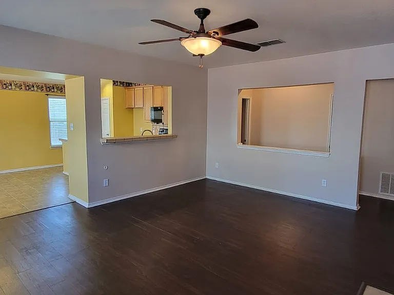 704 International Dr — Photo 6