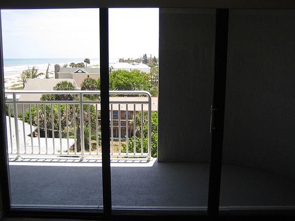 5th image of 85 S Atlantic Ave APT 506