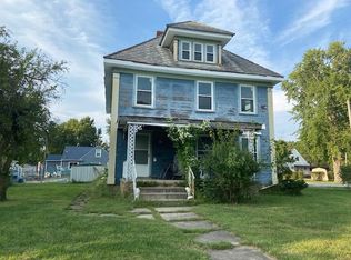 102 W Iroquois St, Kentland, IN 47951