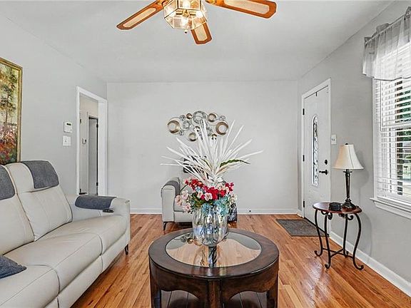 5th image of 2319 Glenhaven Dr