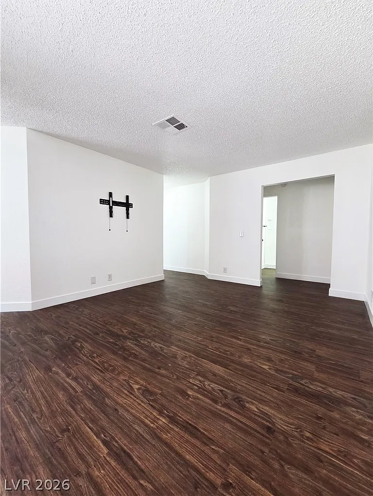 2 bed, 2.0 bath, 1074 sqft, $1,500 — Photo 3