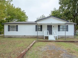 101 E Parker Ave, Davis, OK 73030