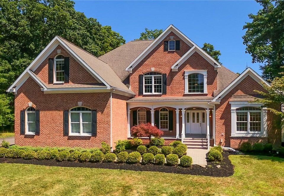 1st image of 4 Woodland Way