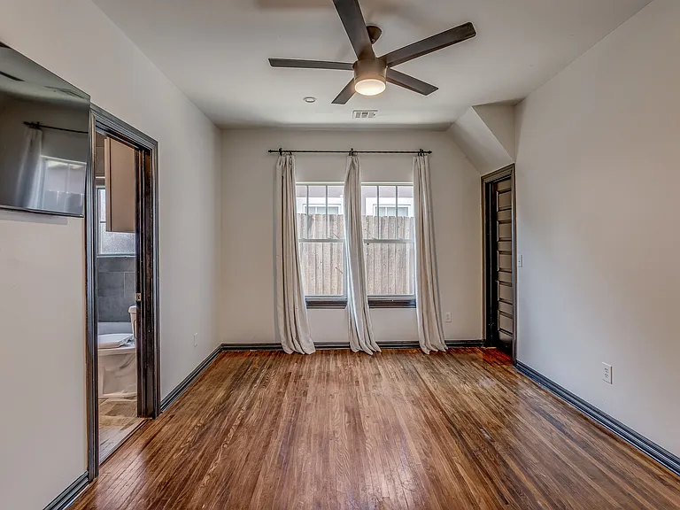 1521 N Blackwelder Ave — Photo 21