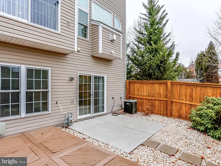 9283 Laurel Ridge Crossing Rd — Photo 33