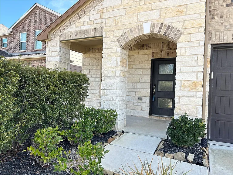 4326 Pale Fox Ln — Photo 3