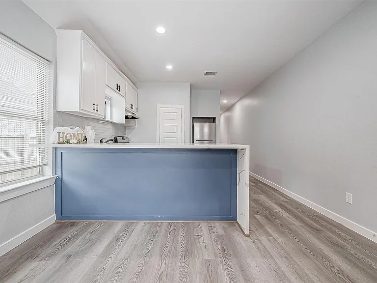 6725 Avenue K #B — Photo 8