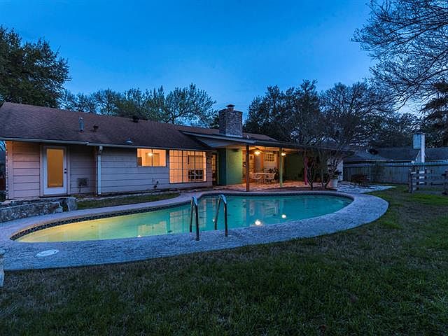 1st image of 9202 Quail Wood Dr