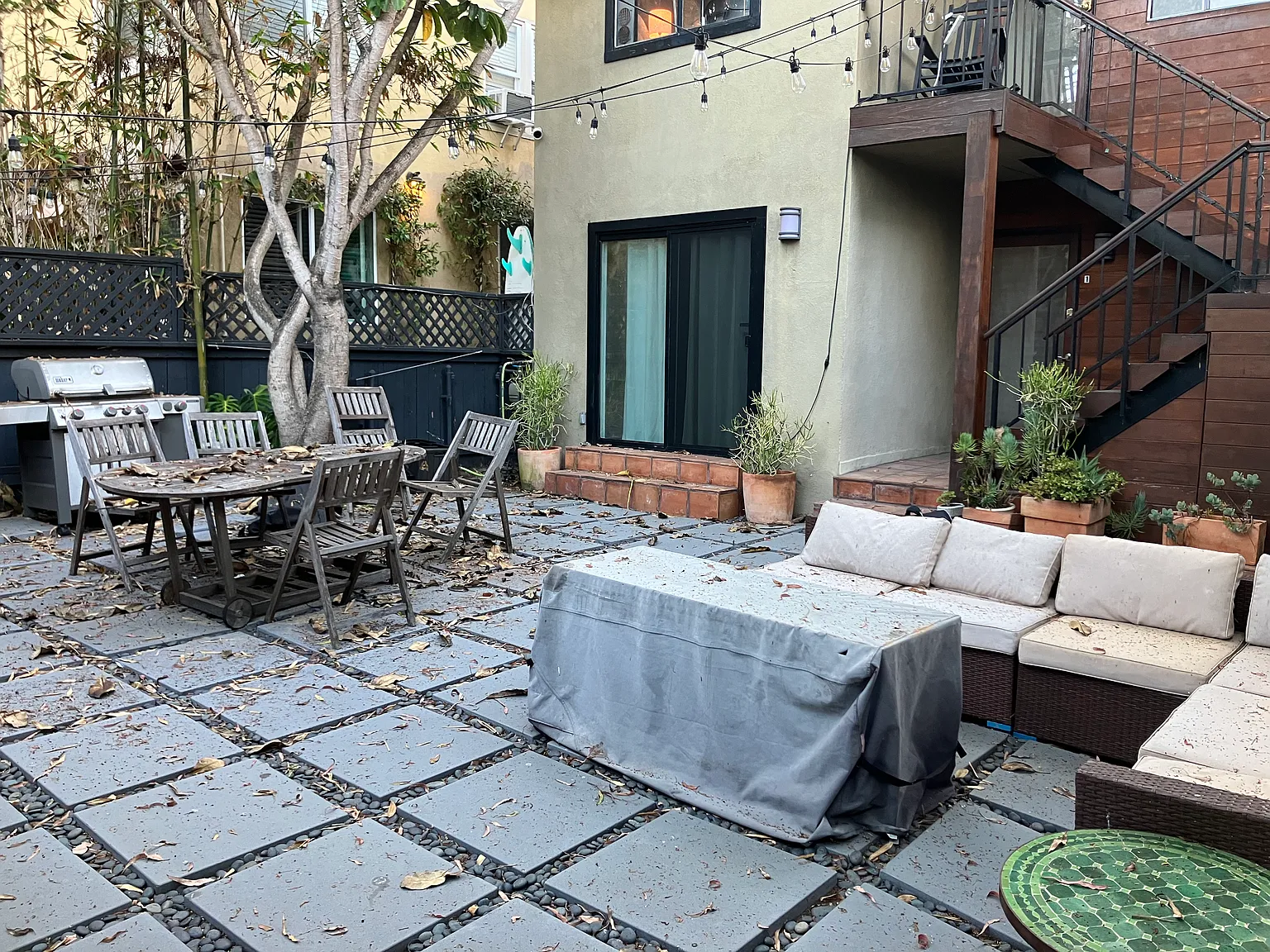 2 bed, 900 sqft, $3,910 — Photo 1