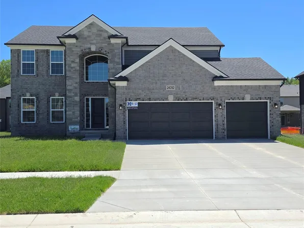 24092 Sawgrass Dr, Macomb, MI 48042