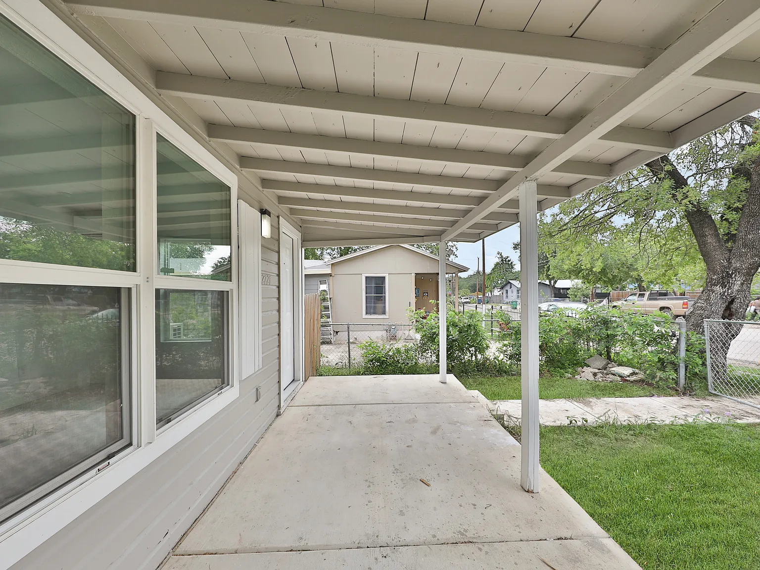 2 bed, 700 sqft, $1,225 — Photo 3