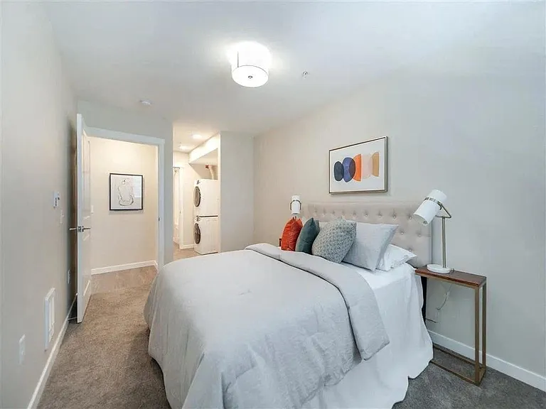 2x2 | Bedroom