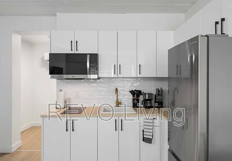 7701 Lundys Ln #19 — Photo 4