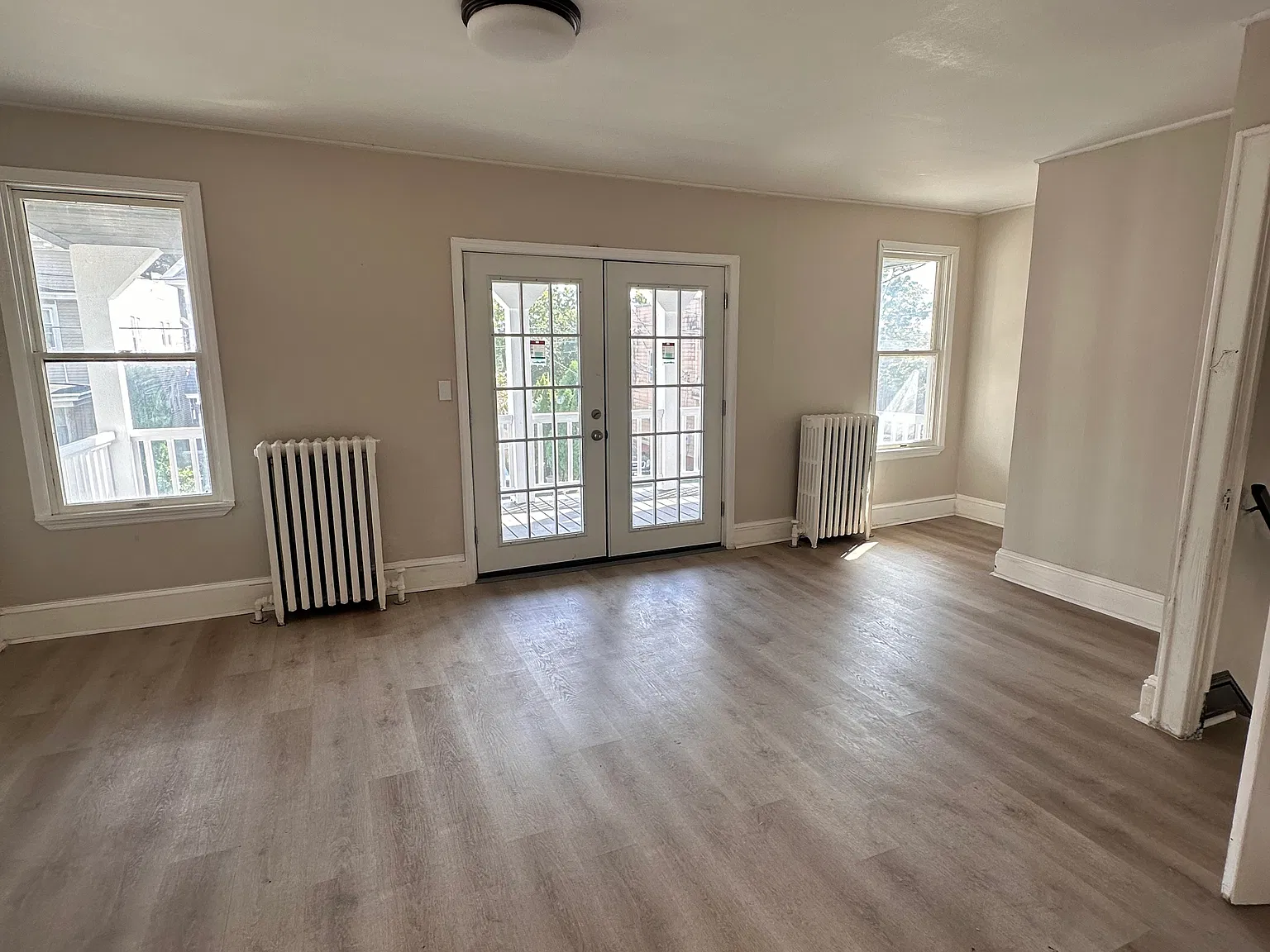 3 bed, 1200 sqft, $1,850 — Photo 3