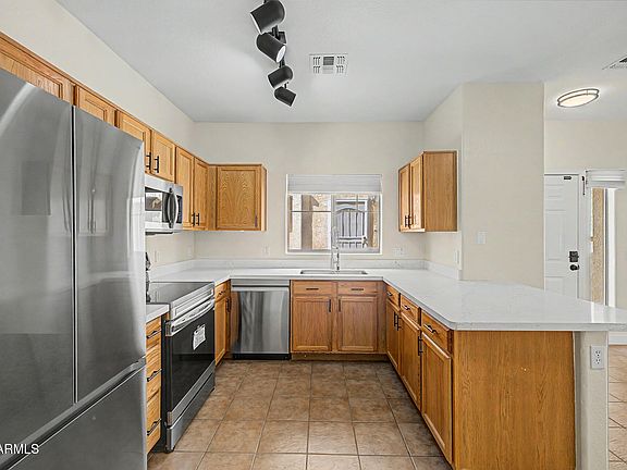 4th image of 525 N MILLER Road #128