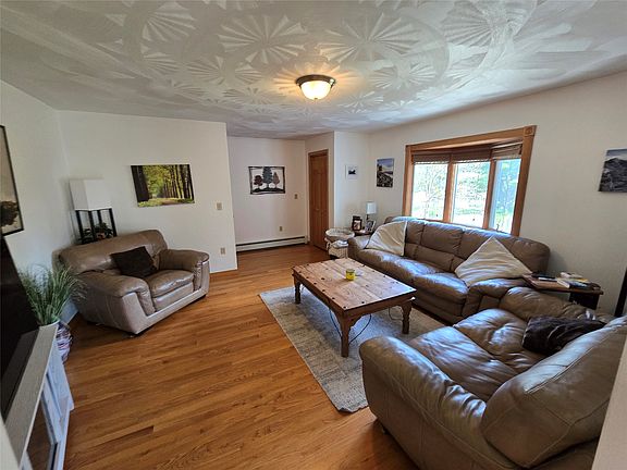 4th image of 36 Acre Pl