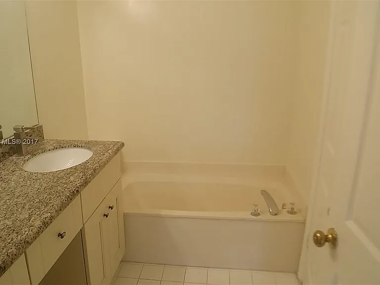 14241 SW 151st Ave — Photo 17